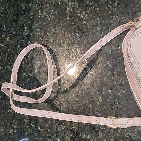 NWT Studio 33 Pink Crossbody Bag with Floral Embellishment - Picture 5 of 8